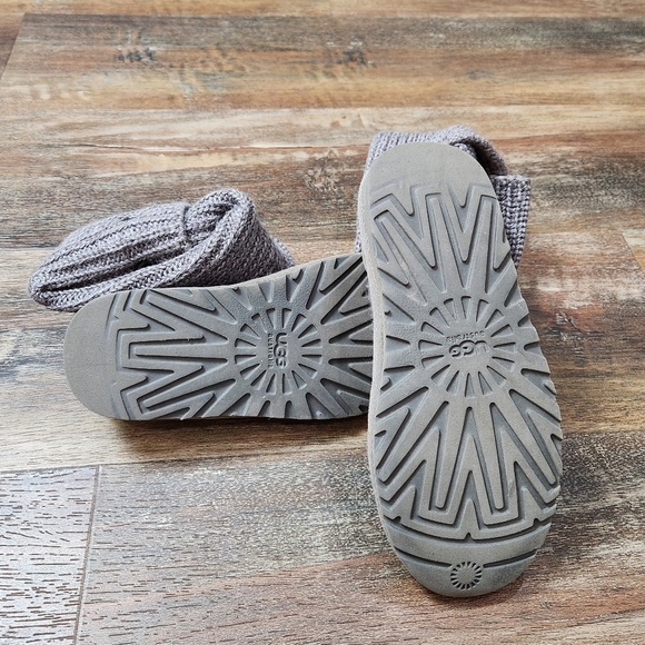 UGG CLASSIC CARDY II  KNIT BOOTS SIZE 6 - Picture 8 of 9